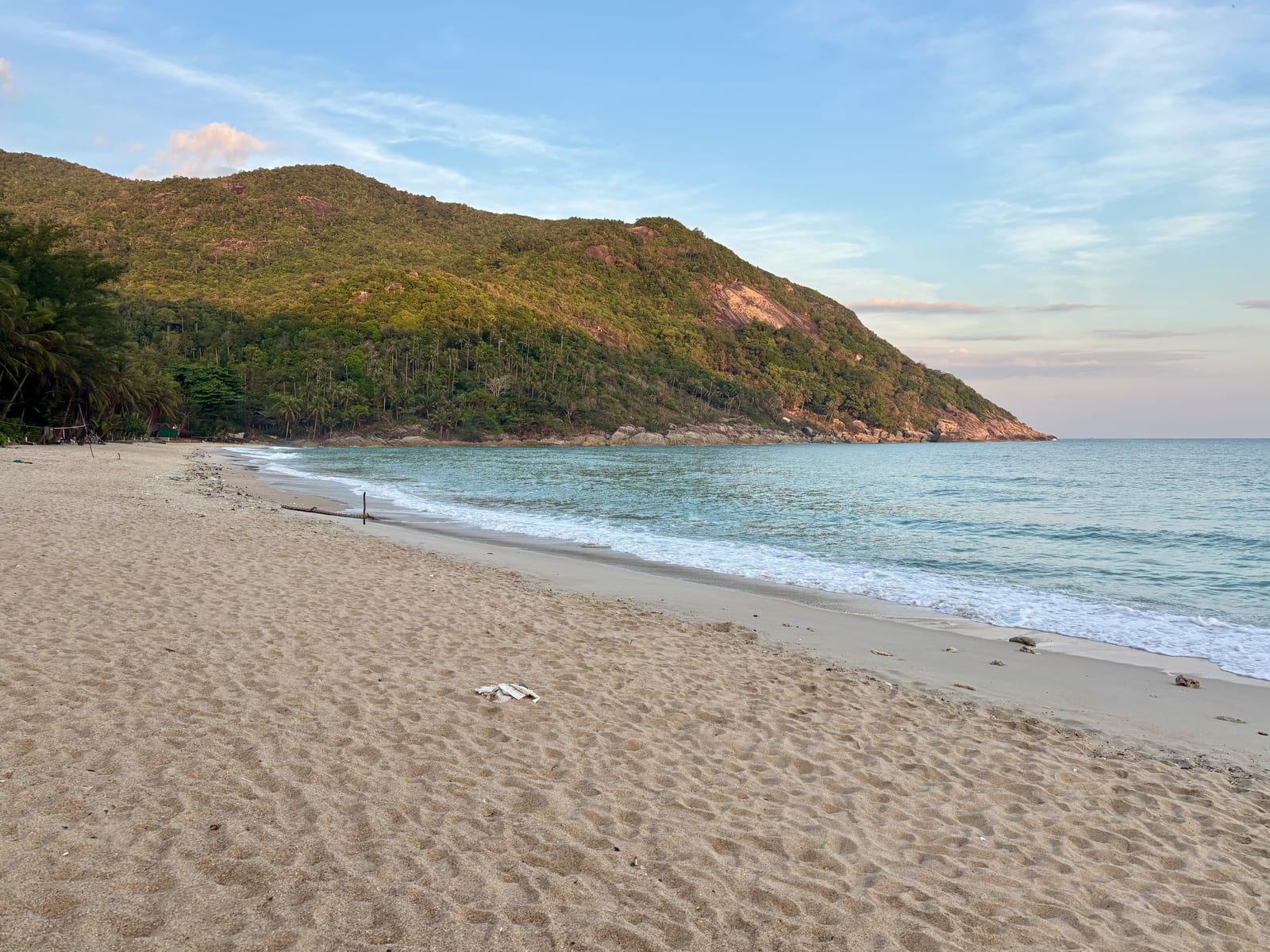 Bottle Beach - scooter rental area in Koh Phangan